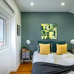 Apartment T1 Oasis With Amazing Terrace *