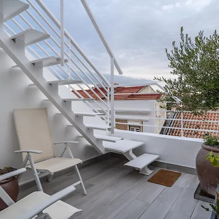 T1 Oasis With Amazing Terrace 아파트 *