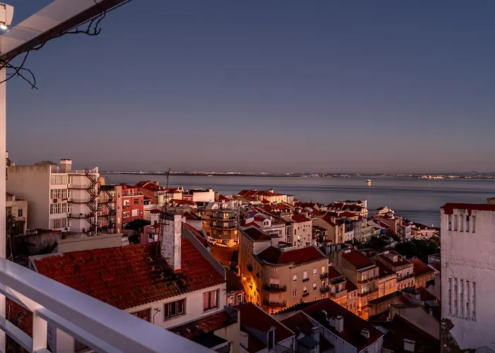 T1 Oasis With Amazing Terrace Апартаменты Лиссабон